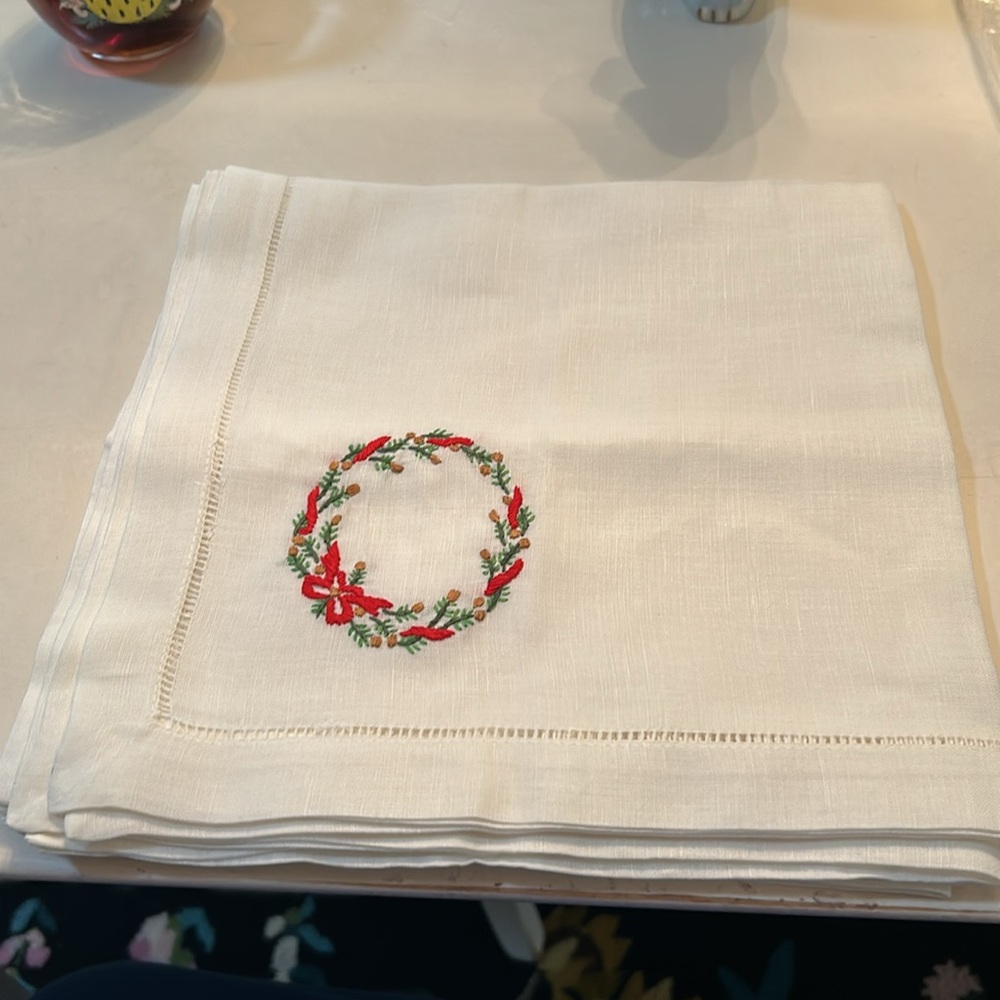 Four beautiful Christmas napkins ….brand new